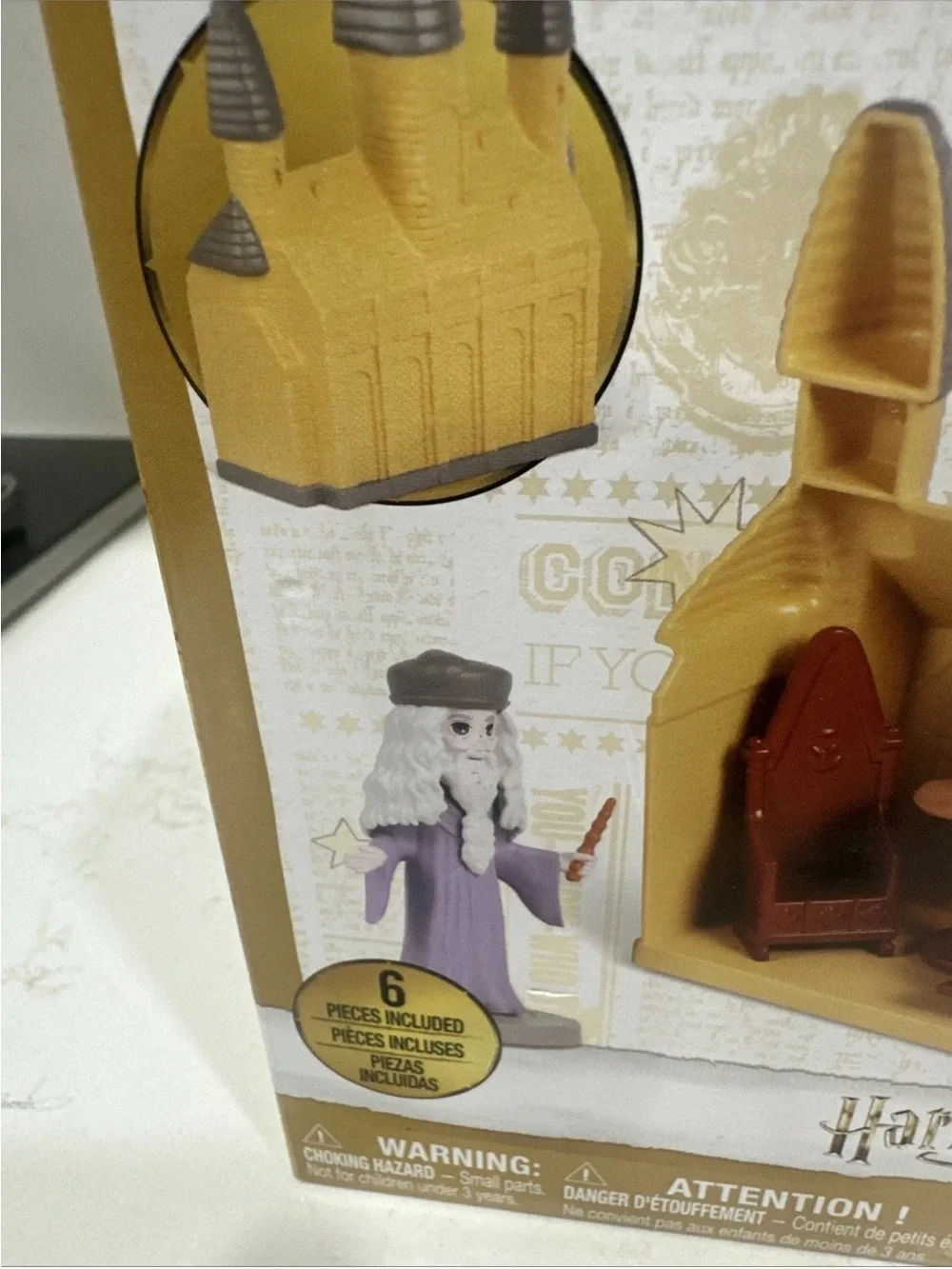 Harry Potter Albus Dumbledore Mini Playset - Purple Robe & Gold Chair
